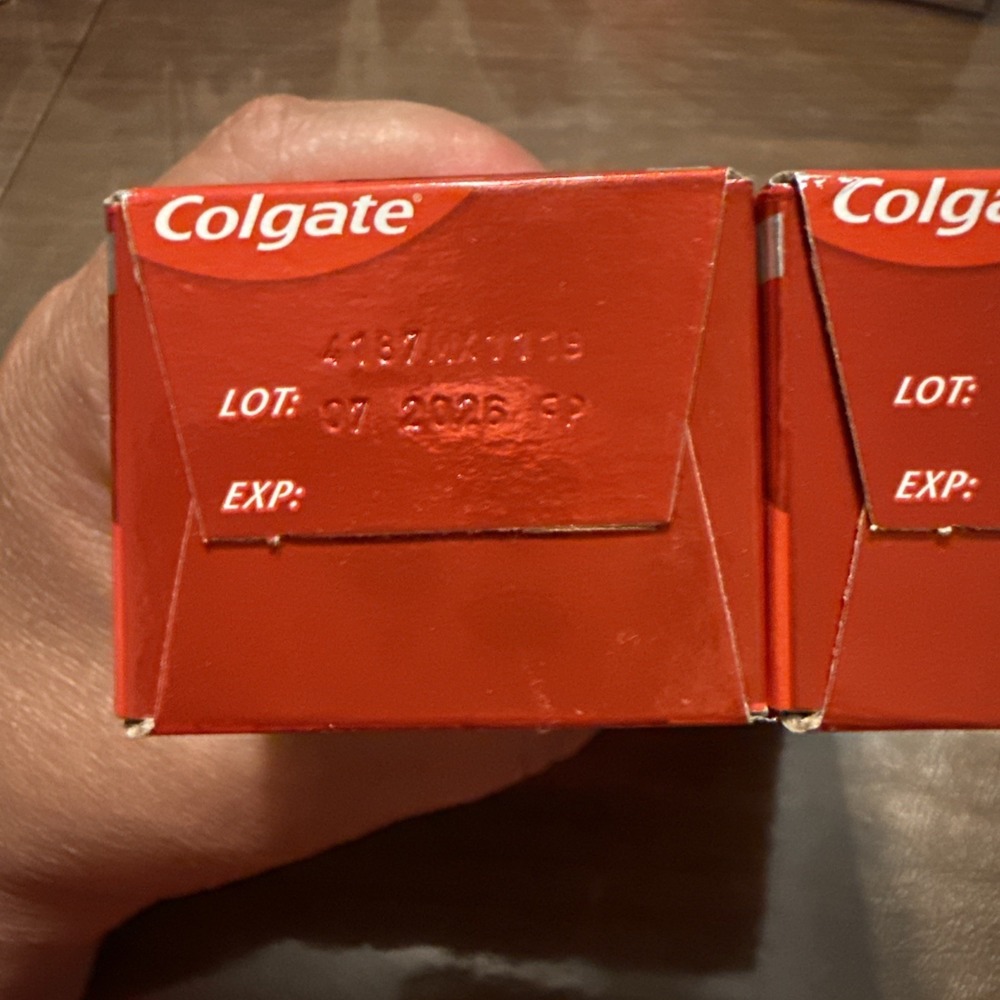Lot of 2 Colgate OPTIC WHITE STAIN FIGHTER Toothpaste Clean Mint Paste, 4.2oz - Picture 2 of 4